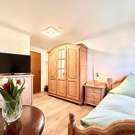 Hotel Deutsches Haus Mit Wlan Und Parkplatz, Hdz Und Kliniken In Der Naehe, Direkt An Der A2 Und A30 Gelegen لونه المظهر الخارجي الصورة